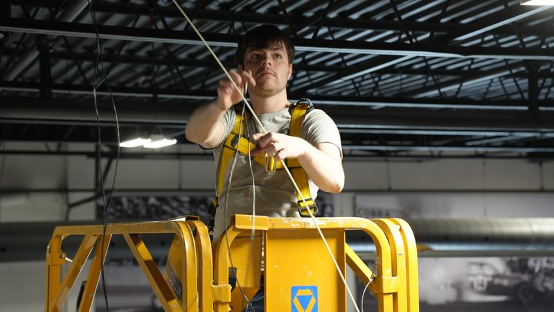 Cabling work from lift