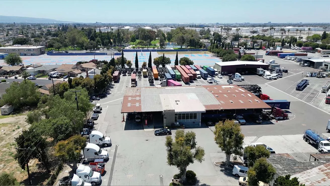 rainbow truck yard