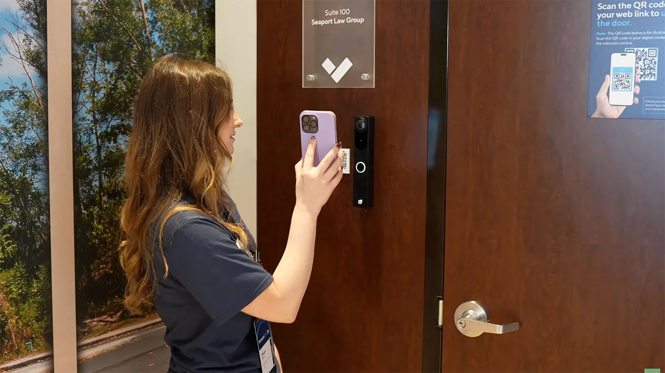 Using a mobile QR code to unlock a door equipped with the Verkada TD33 Intercom and access controller.